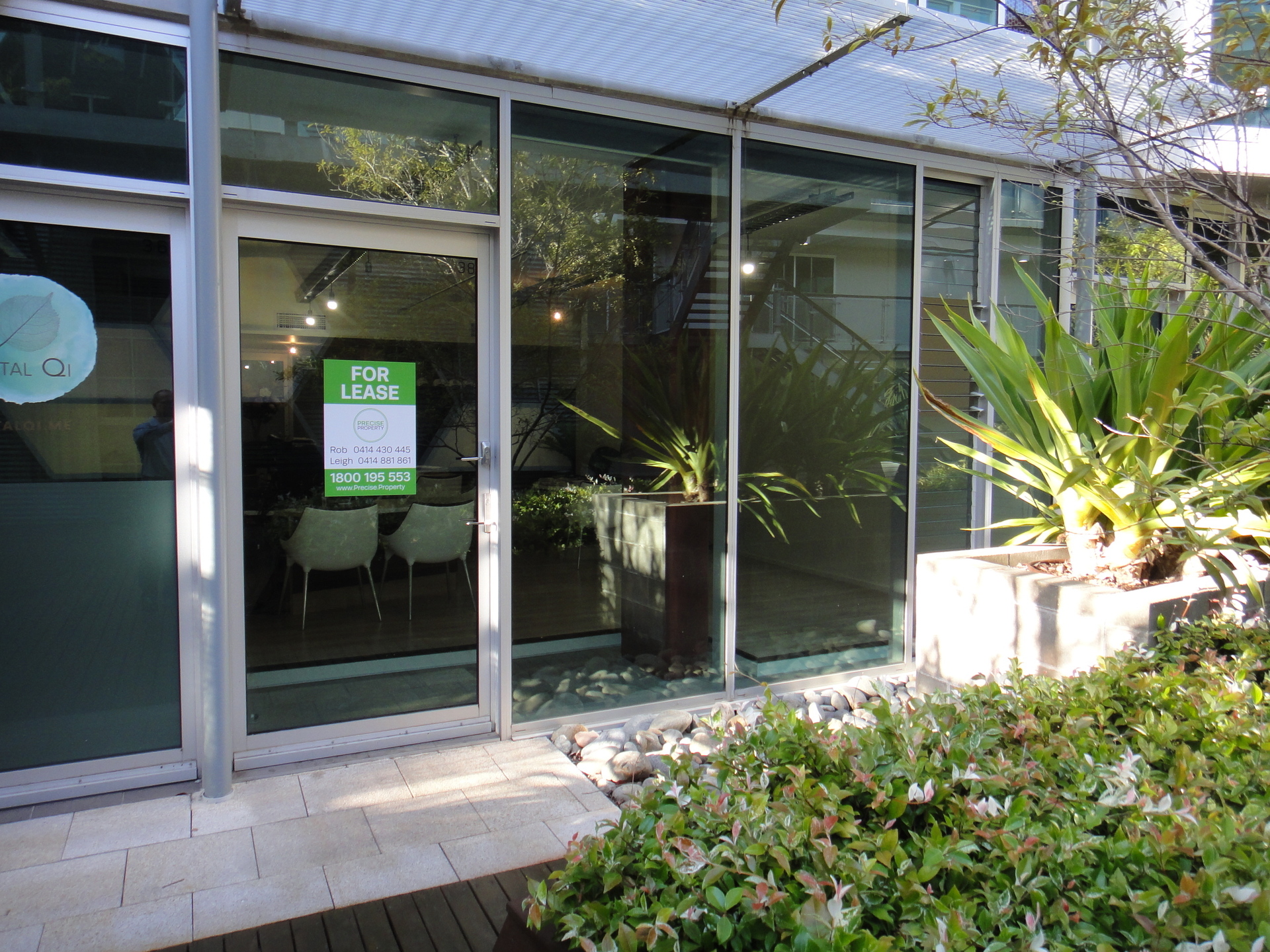 Impressive Inner Courtyard suite in Lifestyle Working Brookvale.